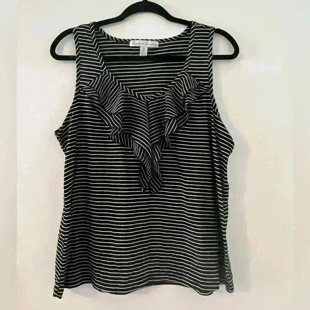French Laundry brand tank with ruffle detail size XL (K107)